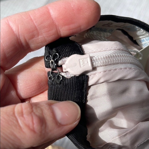 NWT Boden Elegant Lace Tan Skirt, size 2. - Picture 7 of 9